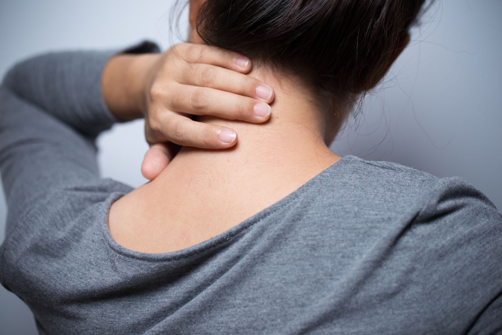 woman with neck pain